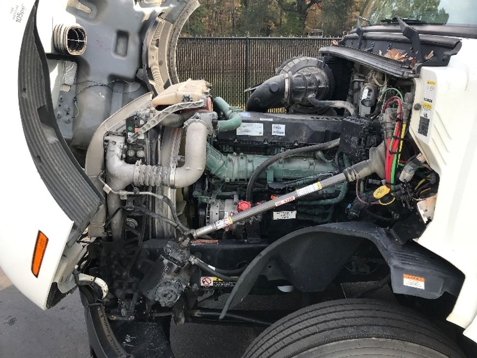 Day Cab Tractor-Heavy Duty Tractors-Volvo-2019-VNL42300-Ladson-SC-302,100\n\t\tmiles-$ 36,250 - Image 15