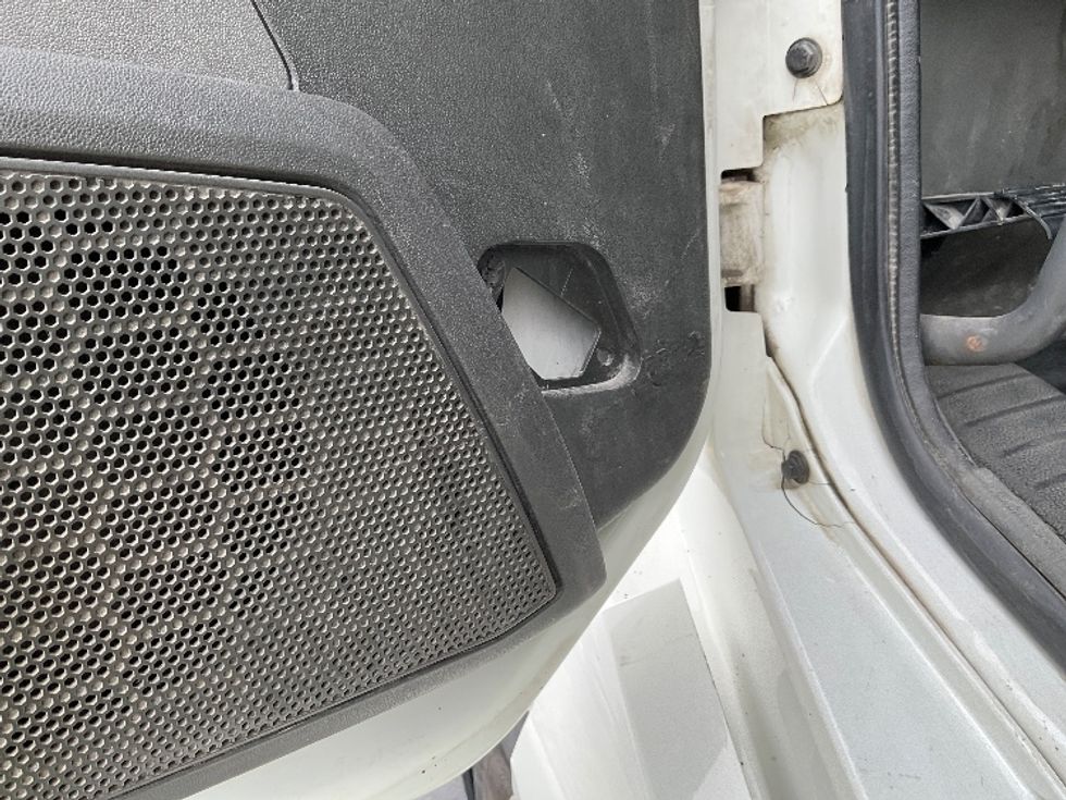 Day Cab Tractor-Heavy Duty Tractors-Volvo-2019-VNL42300-Middlefield-OH-205,114\n\t\tmiles-$ 38,750 - Image 19