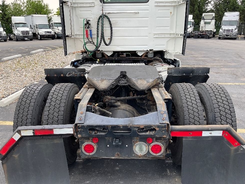 Day Cab Tractor-Heavy Duty Tractors-Volvo-2019-VNL42300-Middlefield-OH-205,114\n\t\tmiles-$ 38,750 - Image 6