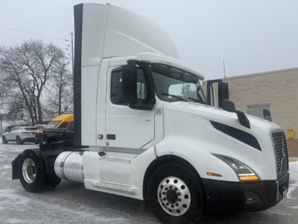 Day Cab Tractor-Heavy Duty Tractors-Volvo-2019-VNL42300-Middlefield-OH-505,727\n\t\tmiles-$ 22,000 - Image 1