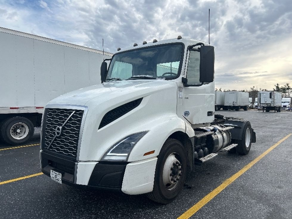 2019 Volvo Truck VNL photo 3