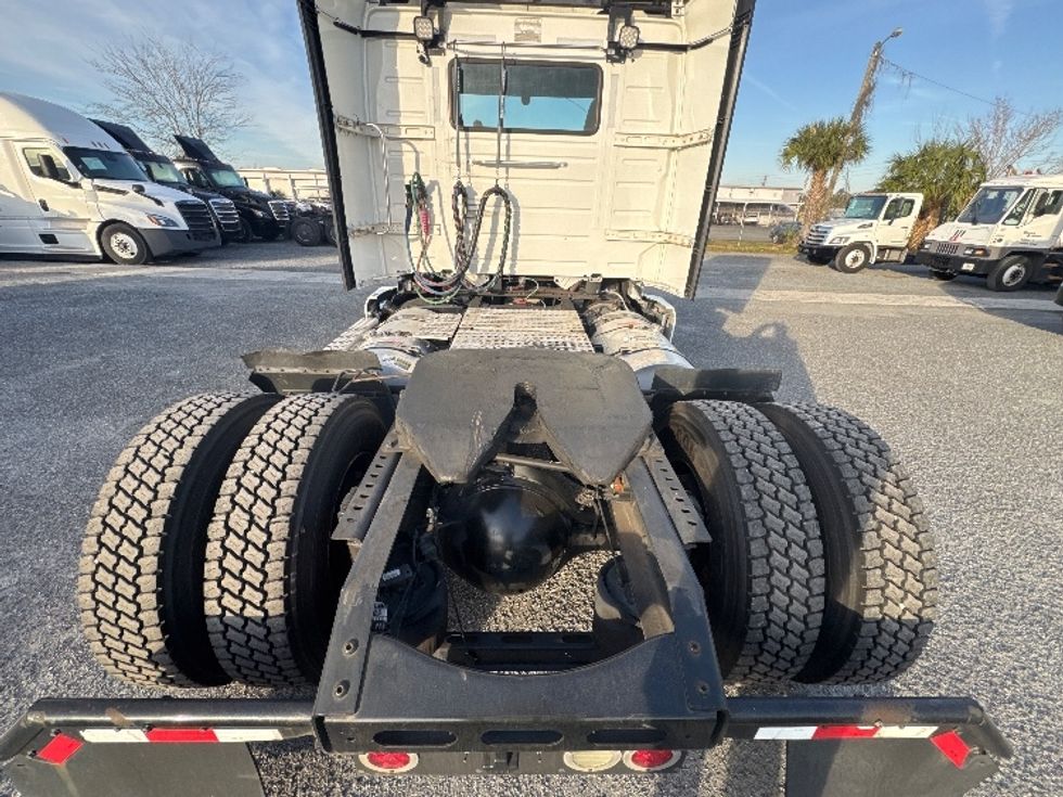 Day Cab Tractor-Heavy Duty Tractors-Volvo-2019-VNL42300-Ocala-FL-388,403\n\t\tmiles-$ 29,750 - Image 6