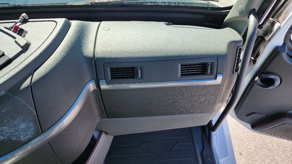 Day Cab Tractor-Heavy Duty Tractors-Volvo-2019-VNL42300-Ocala-FL-426,636\n\t\tmiles-$ 27,750 - Image 13