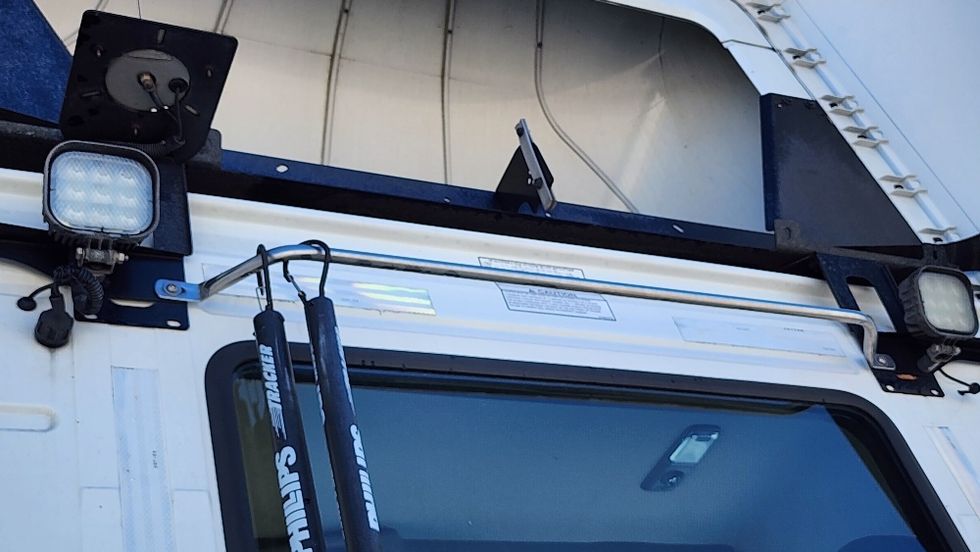 Day Cab Tractor-Heavy Duty Tractors-Volvo-2019-VNL42300-Ocala-FL-426,636\n\t\tmiles-$ 27,750 - Image 17