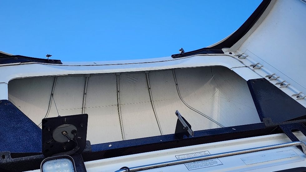 Day Cab Tractor-Heavy Duty Tractors-Volvo-2019-VNL42300-Ocala-FL-426,636\n\t\tmiles-$ 27,750 - Image 21