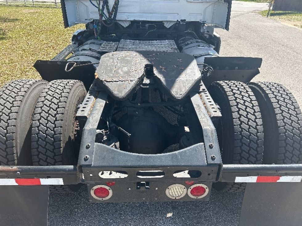Day Cab Tractor-Heavy Duty Tractors-Volvo-2019-VNL42300-Ocala-FL-428,798\n\t\tmiles-$ 27,750 - Image 6