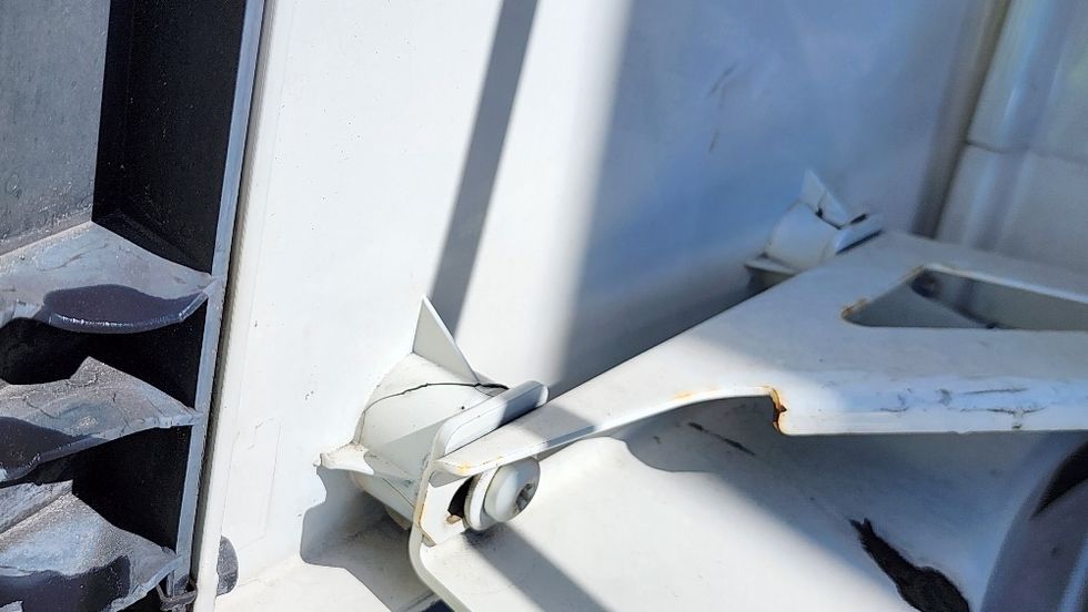 Day Cab Tractor-Heavy Duty Tractors-Volvo-2019-VNL42300-Ocala-FL-441,620\n\t\tmiles-$ 27,000 - Image 22