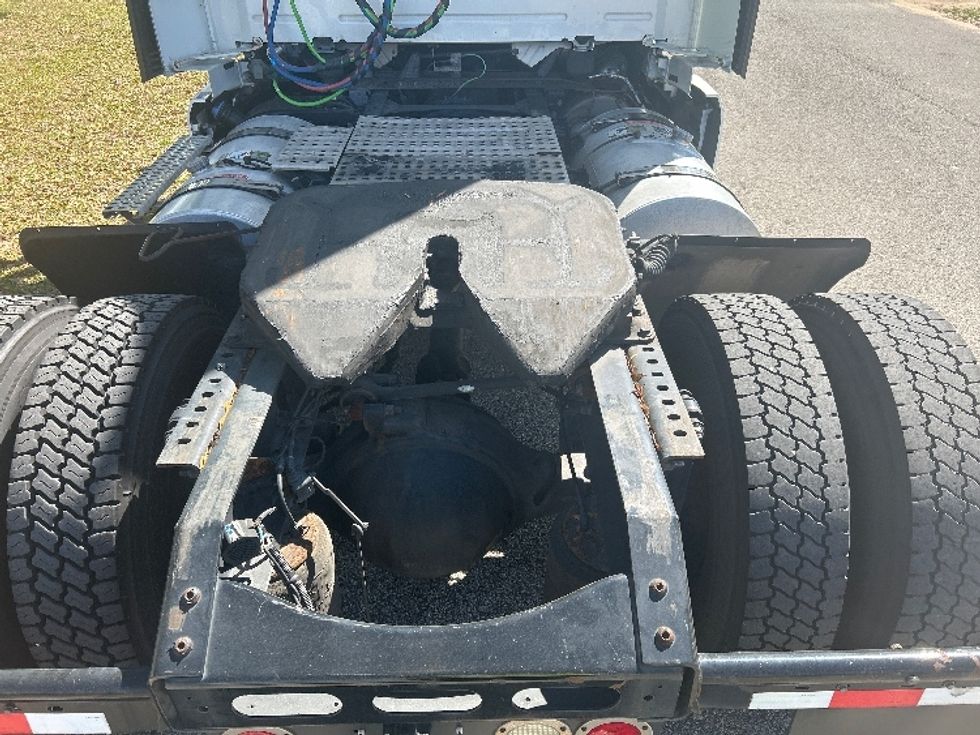 Day Cab Tractor-Heavy Duty Tractors-Volvo-2019-VNL42300-Ocala-FL-471,583\n\t\tmiles-$ 25,500 - Image 6