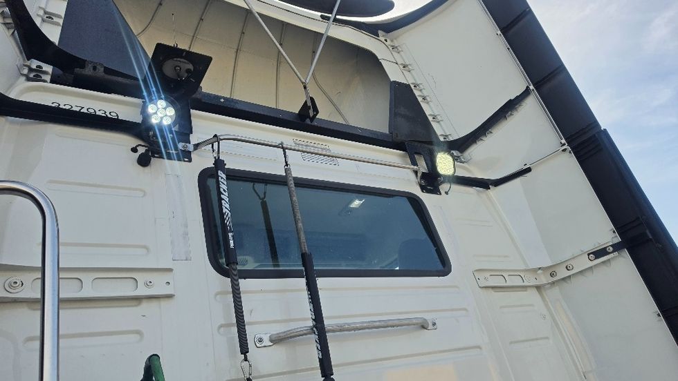 Day Cab Tractor-Heavy Duty Tractors-Volvo-2019-VNL42300-Ocala-FL-499,943\n\t\tmiles-$ 29,000 - Image 14