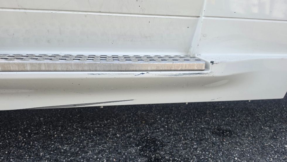 Day Cab Tractor-Heavy Duty Tractors-Volvo-2019-VNL42300-Ocala-FL-499,943\n\t\tmiles-$ 29,000 - Image 19