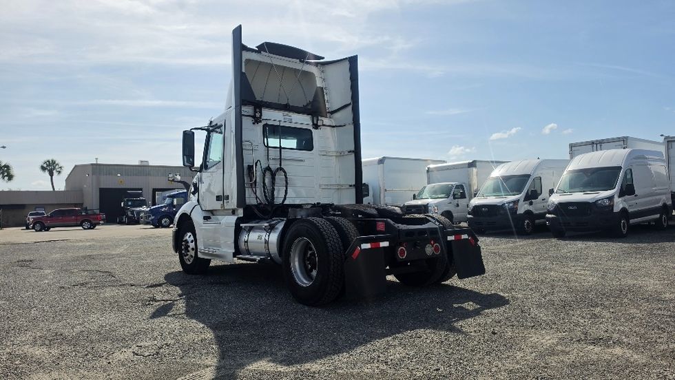 Day Cab Tractor-Heavy Duty Tractors-Volvo-2019-VNL42300-Ocala-FL-499,943\n\t\tmiles-$ 29,000 - Image 5