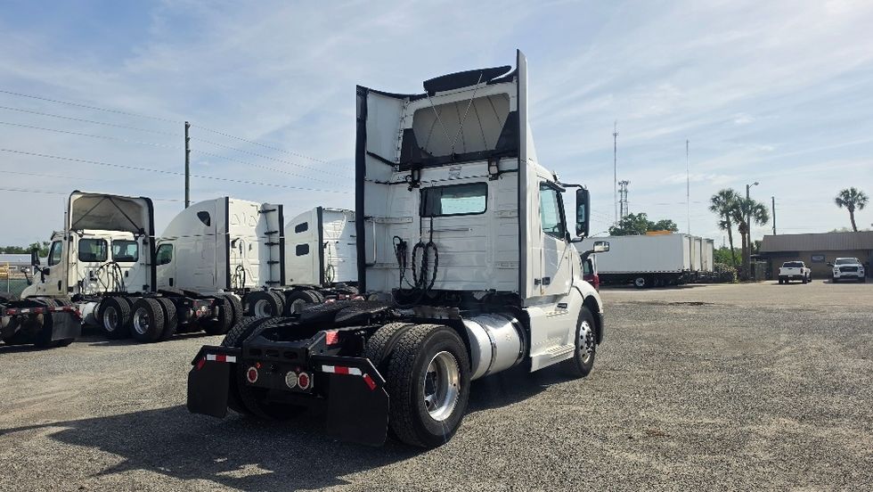 Day Cab Tractor-Heavy Duty Tractors-Volvo-2019-VNL42300-Ocala-FL-499,943\n\t\tmiles-$ 29,000 - Image 6
