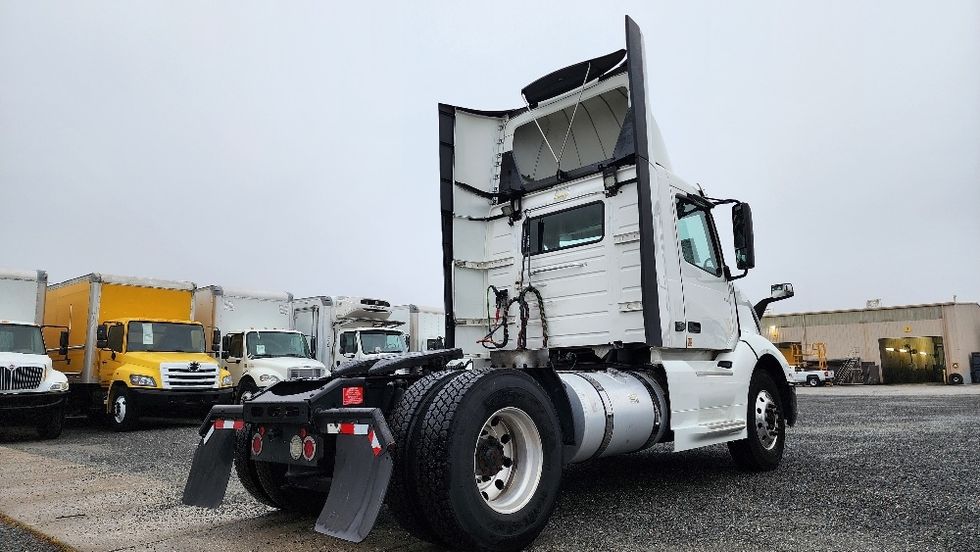Day Cab Tractor-Heavy Duty Tractors-Volvo-2019-VNL42300-Ocala-FL-505,565\n\t\tmiles-$ 23,750 - Image 7