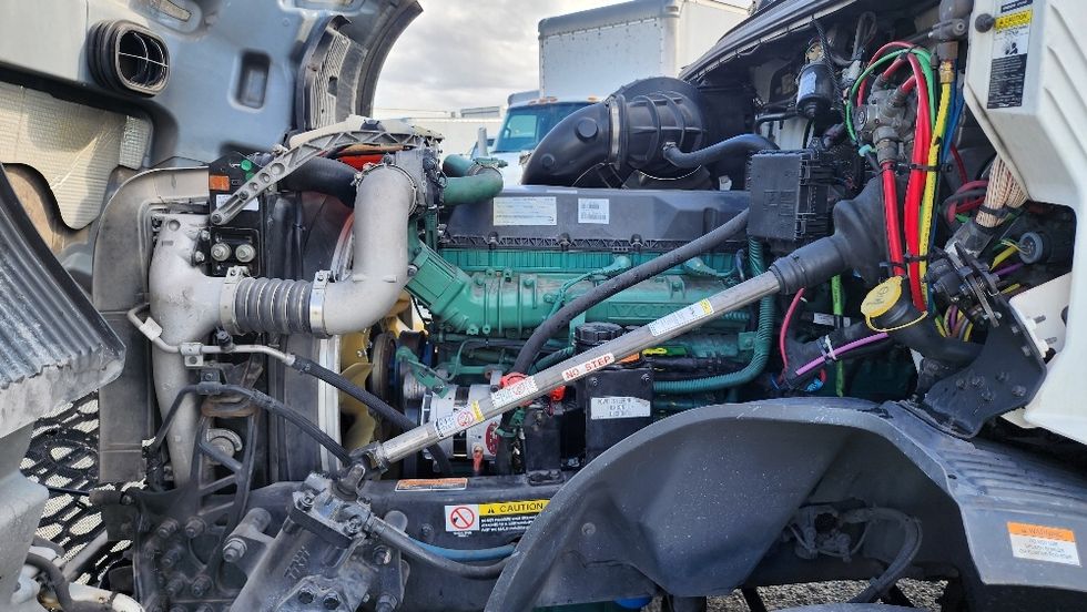 Day Cab Tractor-Heavy Duty Tractors-Volvo-2019-VNL42300-Ocala-FL-514,532\n\t\tmiles-$ 24,500 - Image 16