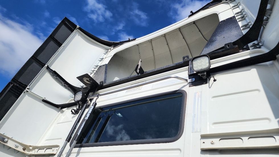 Day Cab Tractor-Heavy Duty Tractors-Volvo-2019-VNL42300-Ocala-FL-514,532\n\t\tmiles-$ 24,500 - Image 17