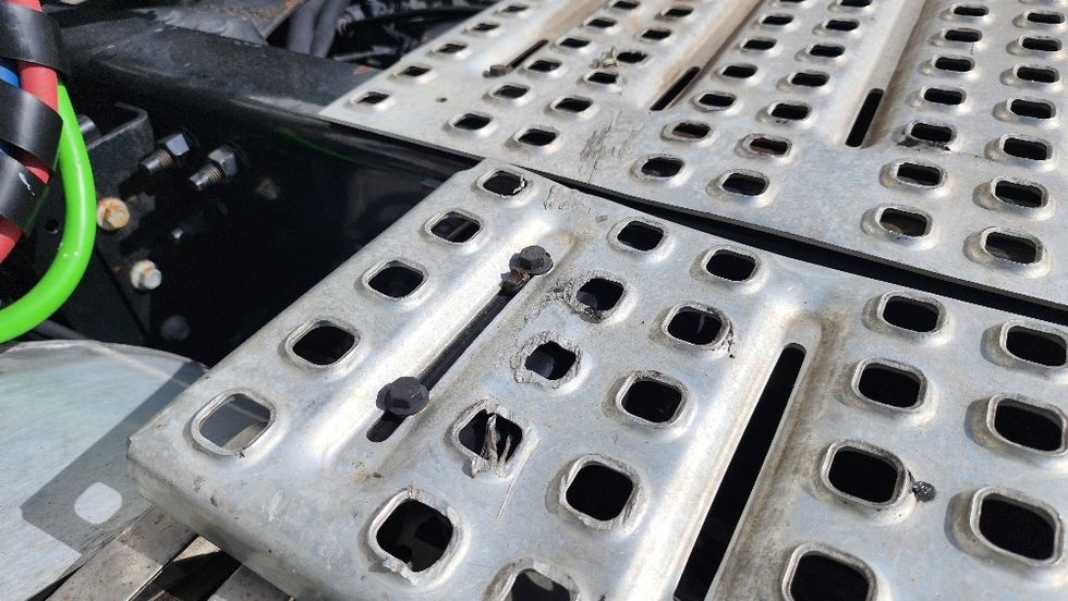 Day Cab Tractor-Heavy Duty Tractors-Volvo-2019-VNL42300-Ocala-FL-514,532\n\t\tmiles-$ 24,500 - Image 21