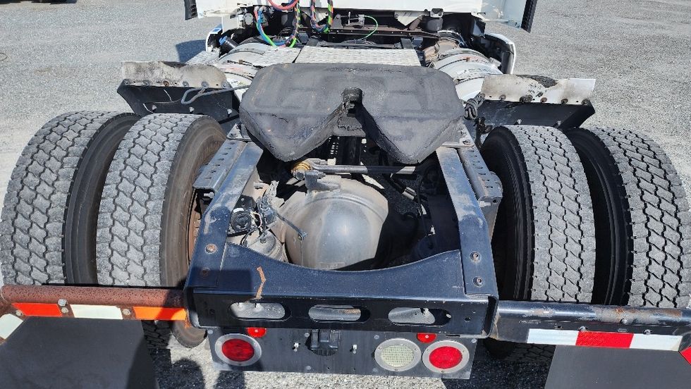 Day Cab Tractor-Heavy Duty Tractors-Volvo-2019-VNL42300-Ocala-FL-514,532\n\t\tmiles-$ 24,500 - Image 6