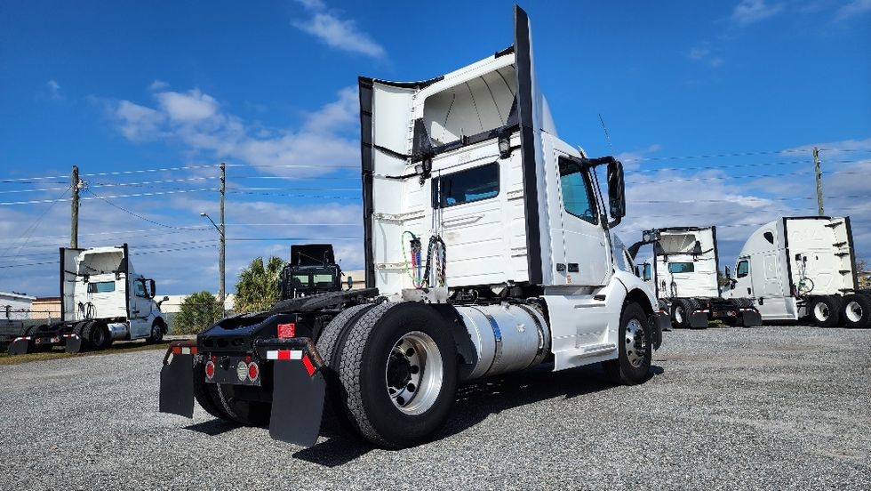 Day Cab Tractor-Heavy Duty Tractors-Volvo-2019-VNL42300-Ocala-FL-514,532\n\t\tmiles-$ 24,500 - Image 7