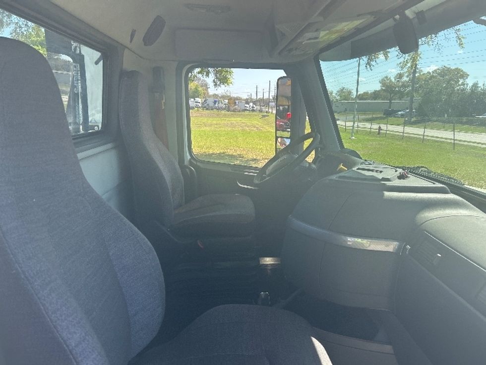 Day Cab Tractor-Heavy Duty Tractors-Volvo-2019-VNL42300-Ocala-FL-579,647\n\t\tmiles-$ 18,750 - Image 14