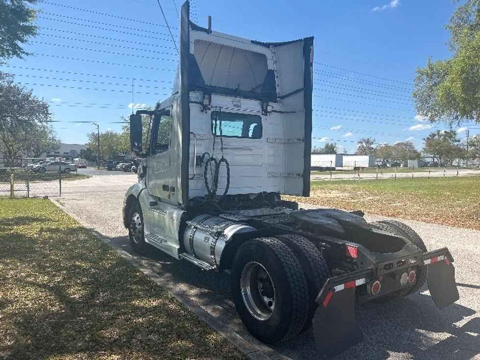 Day Cab Tractor-Heavy Duty Tractors-Volvo-2019-VNL42300-Ocala-FL-579,647\n\t\tmiles-$ 18,750 - Image 5