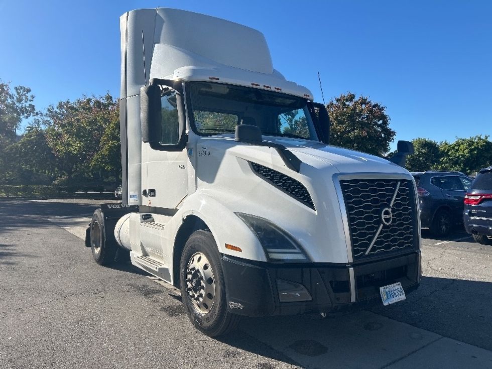 Day Cab Tractor-Heavy Duty Tractors-Volvo-2019-VNL42300-Torrance-CA-289,814\n\t\tmiles-$ 43,250 - Image 1