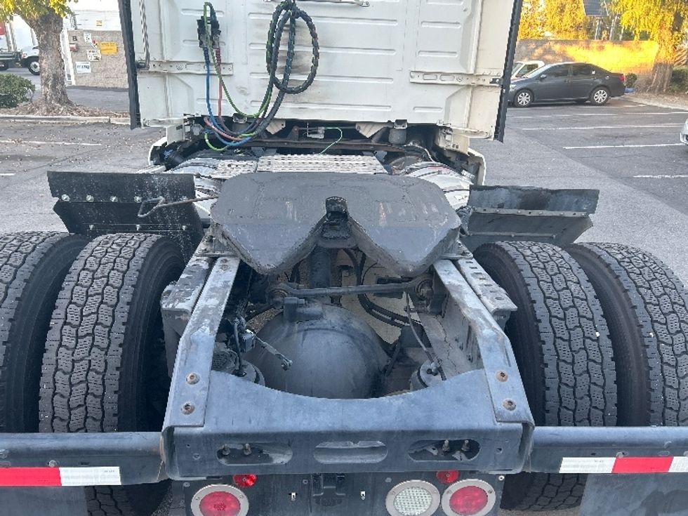 Day Cab Tractor-Heavy Duty Tractors-Volvo-2019-VNL42300-Torrance-CA-298,431\n\t\tmiles-$ 42,750 - Image 6