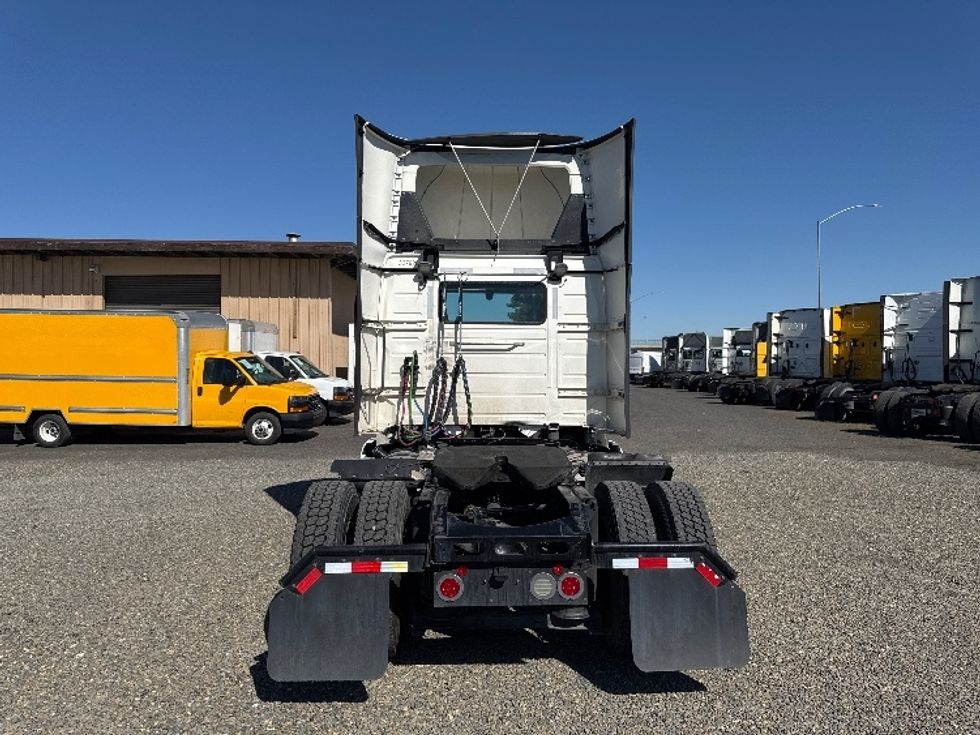 Day Cab Tractor-Heavy Duty Tractors-Volvo-2019-VNL42300-West Sacramento-CA-282,965\n\t\tmiles-$ 35,500 - Image 6