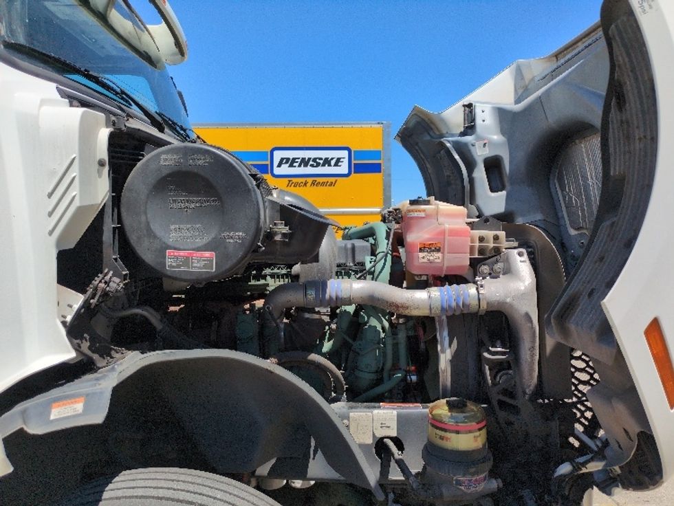 Day Cab Tractor-Heavy Duty Tractors-Volvo-2019-VNL42300-West Sacramento-CA-351,144\n\t\tmiles-$ 32,500 - Image 15