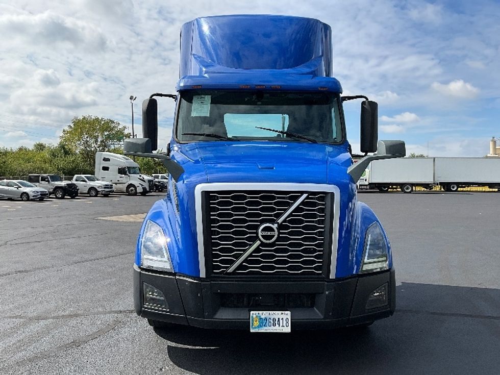Day Cab Tractor-Heavy Duty Tractors-Volvo-2019-VNL62300-Indianapolis-IN-652,642\n\t\tmiles-$ 18,000 - Image 2