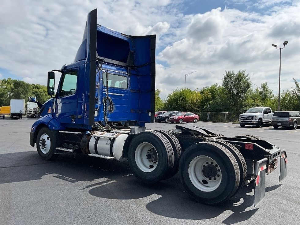 Day Cab Tractor-Heavy Duty Tractors-Volvo-2019-VNL62300-Indianapolis-IN-652,642\n\t\tmiles-$ 18,000 - Image 5