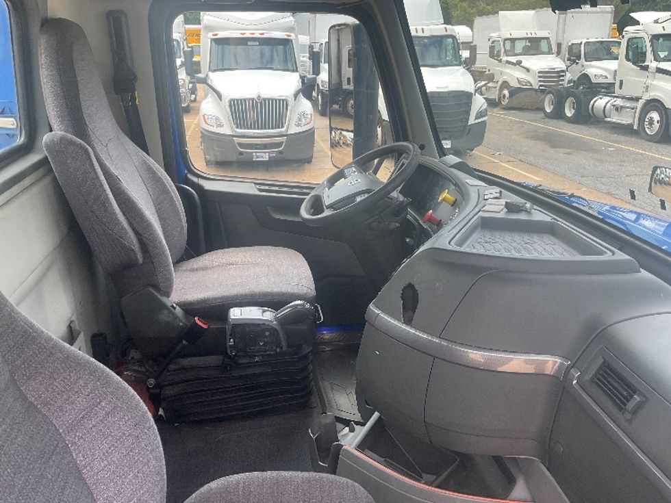 Day Cab Tractor-Heavy Duty Tractors-Volvo-2019-VNL62300-Memphis-TN-718,383\n\t\tmiles-$ 25,250 - Image 14