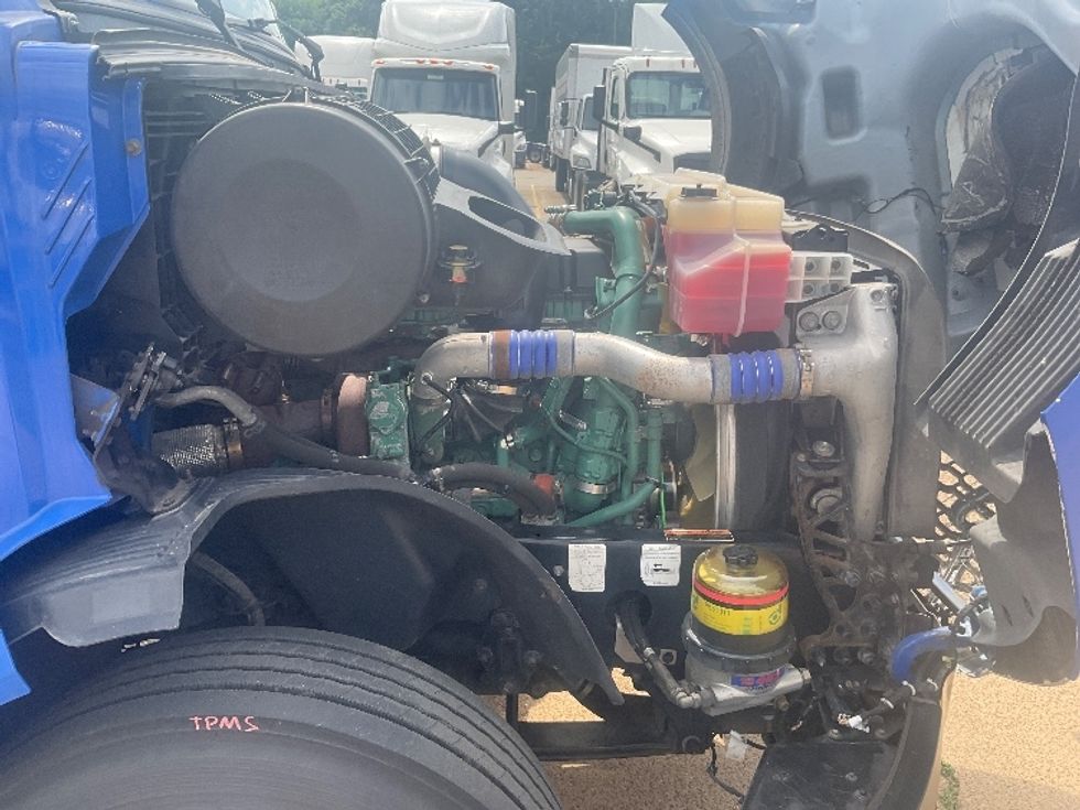 Day Cab Tractor-Heavy Duty Tractors-Volvo-2019-VNL62300-Memphis-TN-718,383\n\t\tmiles-$ 25,250 - Image 15