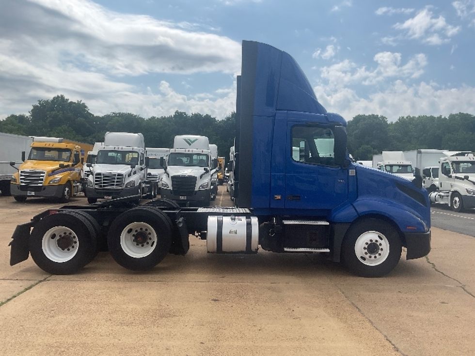 Day Cab Tractor-Heavy Duty Tractors-Volvo-2019-VNL62300-Memphis-TN-718,383\n\t\tmiles-$ 25,250 - Image 8
