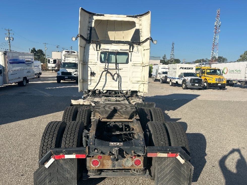 Day Cab Tractor-Heavy Duty Tractors-Volvo-2019-VNL64T300-Abbotsford-BC-237,367\n\t\tkm-$ 77,000 - Image 6
