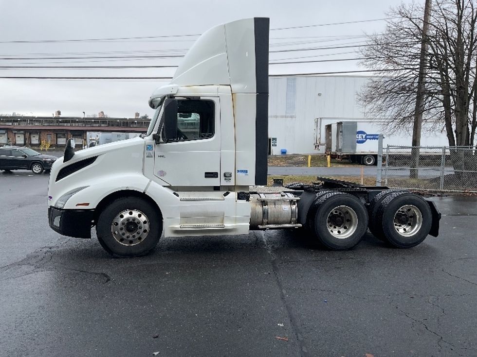 Day Cab Tractor-Heavy Duty Tractors-Volvo-2019-VNL64T300-Albany-NY-514,856\n\t\tmiles-$ 32,250 - Image 4
