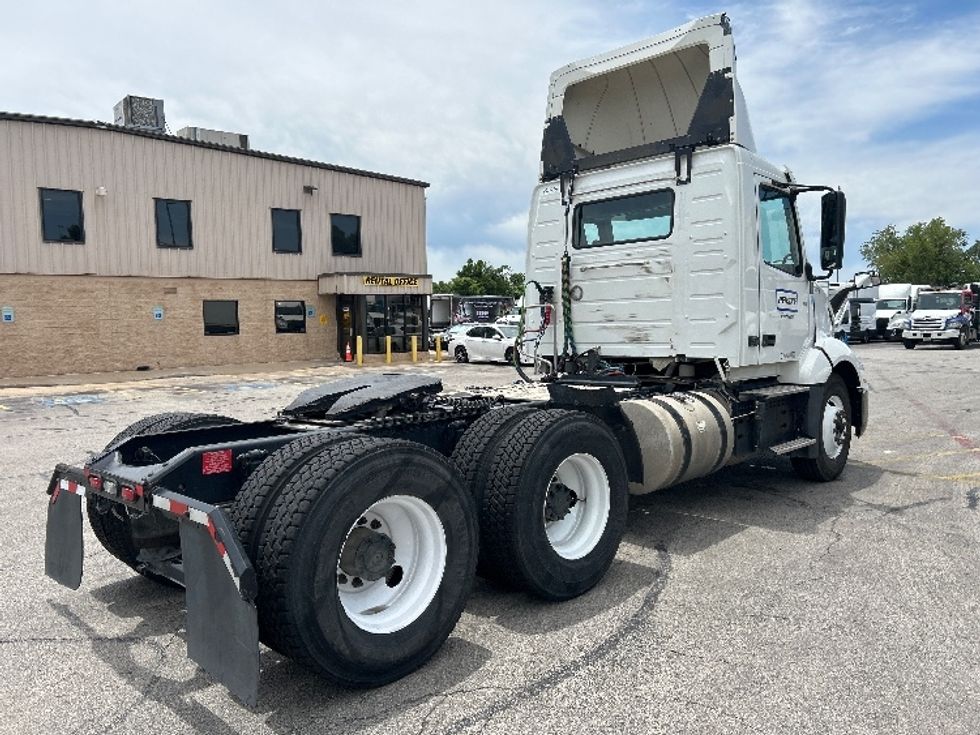 Day Cab Tractor-Heavy Duty Tractors-Volvo-2019-VNL64T300-Austin-TX-579,387\n\t\tmiles-$ 32,250 - Image 7
