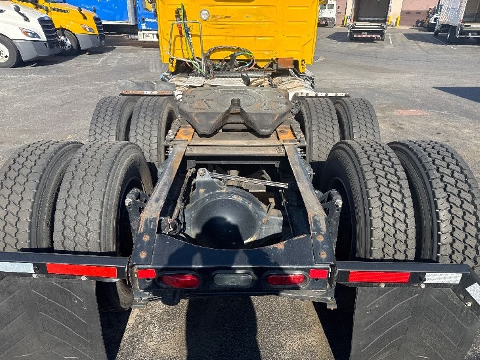Day Cab Tractor-Heavy Duty Tractors-Volvo-2019-VNL64T300-Baltimore-MD-245,989\n\t\tmiles-$ 47,500 - Image 6