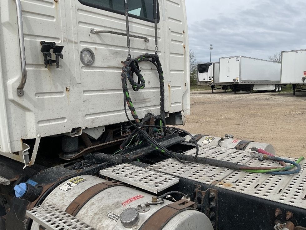 Day Cab Tractor-Heavy Duty Tractors-Volvo-2019-VNL64T300-Brooklyn Park-MN-419,879\n\t\tmiles-$ 42,500 - Image 17