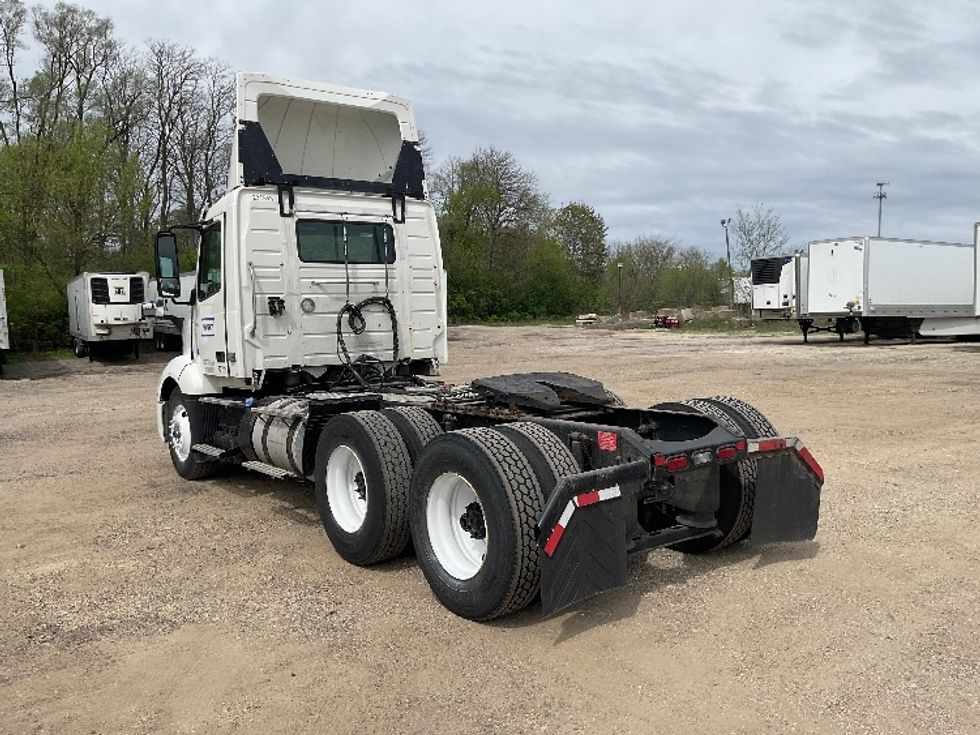 Day Cab Tractor-Heavy Duty Tractors-Volvo-2019-VNL64T300-Brooklyn Park-MN-419,879\n\t\tmiles-$ 42,500 - Image 5