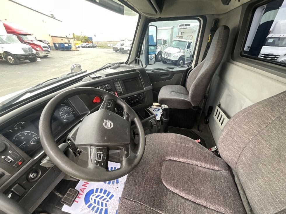 Day Cab Tractor-Heavy Duty Tractors-Volvo-2019-VNL64T300-Cambridge-ON-639,729\n\t\tkm-$ 41,250 - Image 10