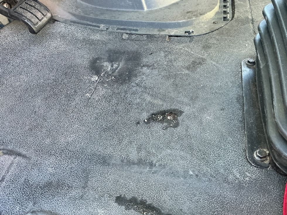 Day Cab Tractor-Heavy Duty Tractors-Volvo-2019-VNL64T300-Conway-SC-343,180\n\t\tmiles-$ 51,250 - Image 19