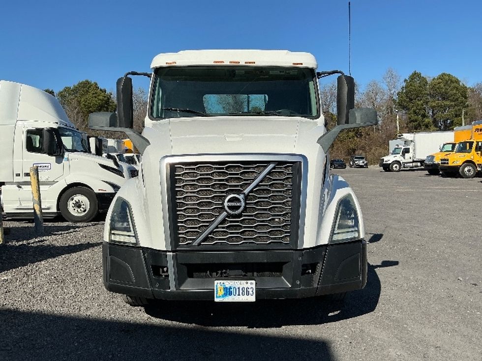 Day Cab Tractor-Heavy Duty Tractors-Volvo-2019-VNL64T300-Conway-SC-343,180\n\t\tmiles-$ 51,250 - Image 2