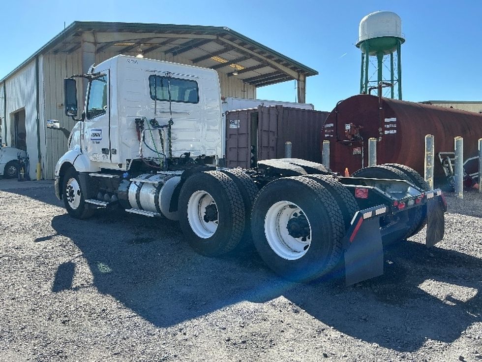 Day Cab Tractor-Heavy Duty Tractors-Volvo-2019-VNL64T300-Conway-SC-343,180\n\t\tmiles-$ 51,250 - Image 5