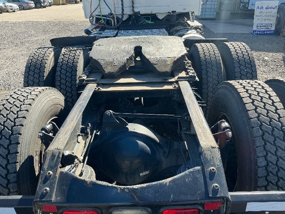 Day Cab Tractor-Heavy Duty Tractors-Volvo-2019-VNL64T300-Conway-SC-343,180\n\t\tmiles-$ 51,250 - Image 6