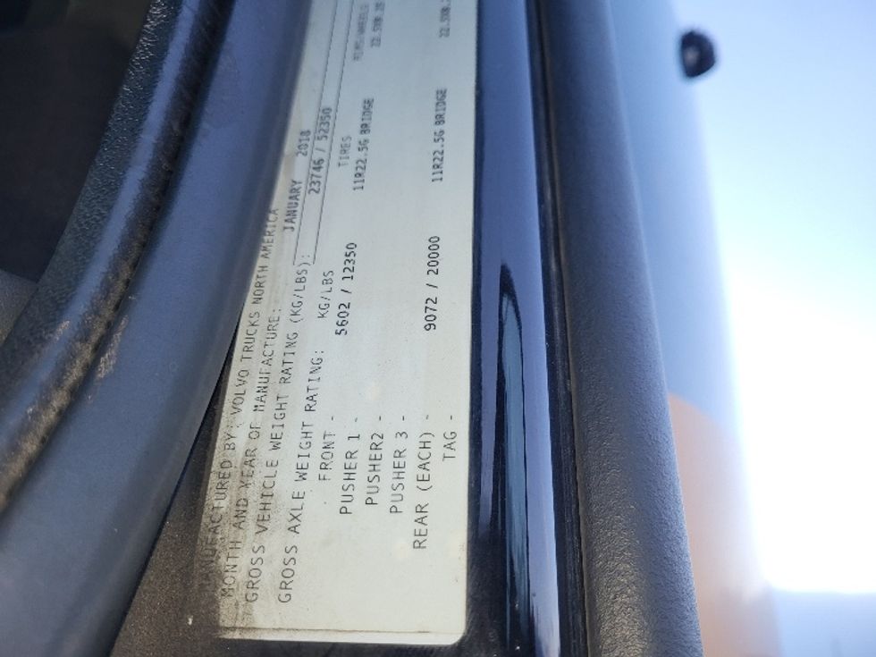 Day Cab Tractor-Heavy Duty Tractors-Volvo-2019-VNL64T300-Coxsackie-NY-384,049\n\t\tmiles-$ 40,250 - Image 17