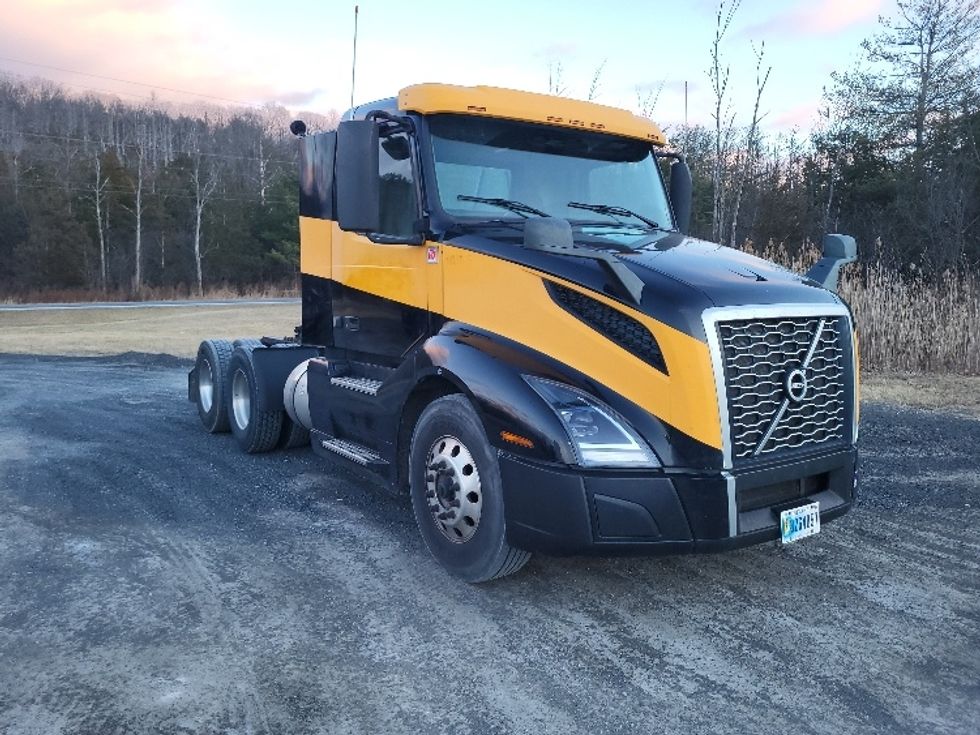 Day Cab Tractor-Heavy Duty Tractors-Volvo-2019-VNL64T300-Coxsackie-NY-384,049\n\t\tmiles-$ 40,250 - Image 3