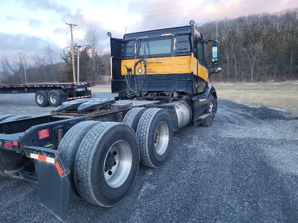 Day Cab Tractor-Heavy Duty Tractors-Volvo-2019-VNL64T300-Coxsackie-NY-384,049\n\t\tmiles-$ 40,250 - Image 7