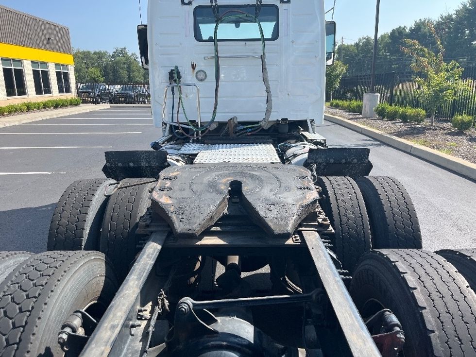 Day Cab Tractor-Heavy Duty Tractors-Volvo-2019-VNL64T300-Cranbury-NJ-246,385\n\t\tmiles-$ 51,250 - Image 6