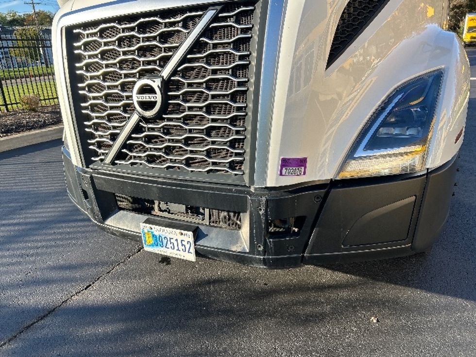 Day Cab Tractor-Heavy Duty Tractors-Volvo-2019-VNL64T300-Cranbury-NJ-269,835\n\t\tmiles-$ 49,250 - Image 16