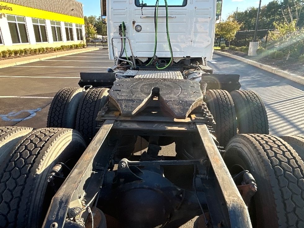 Day Cab Tractor-Heavy Duty Tractors-Volvo-2019-VNL64T300-Cranbury-NJ-269,835\n\t\tmiles-$ 49,250 - Image 6